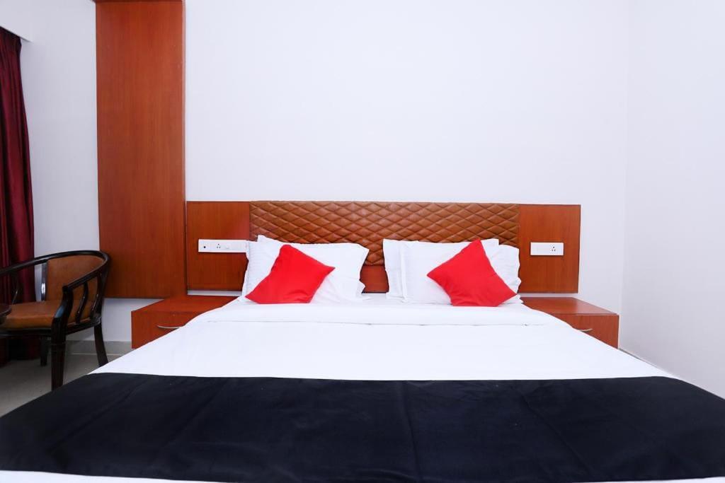 The Southgate Business Hotel Тривандрум Экстерьер фото